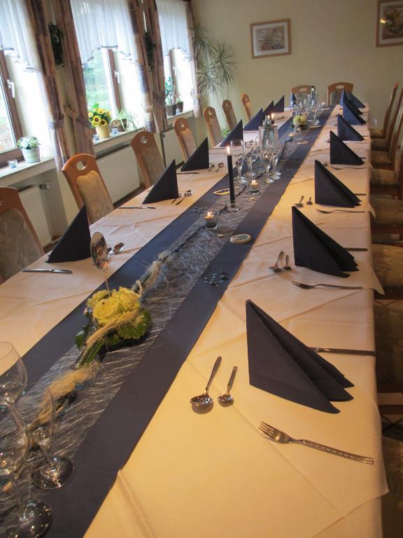 Hotel Restaurant Gunsetal Bad Berleburg Esterno foto